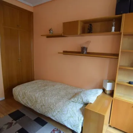 Image 4 - Iturribide kalea, 80, 48006 Bilbao, Spain - Apartment for rent