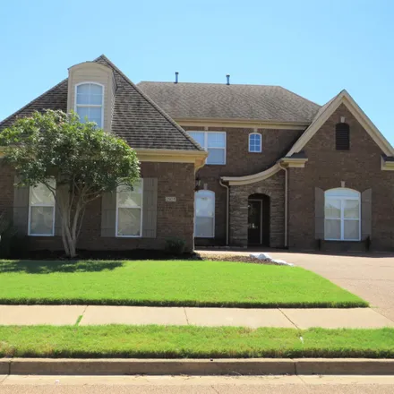 Buy this 5 bed house on 2915 Chattering Lane in Southaven, MS 38672