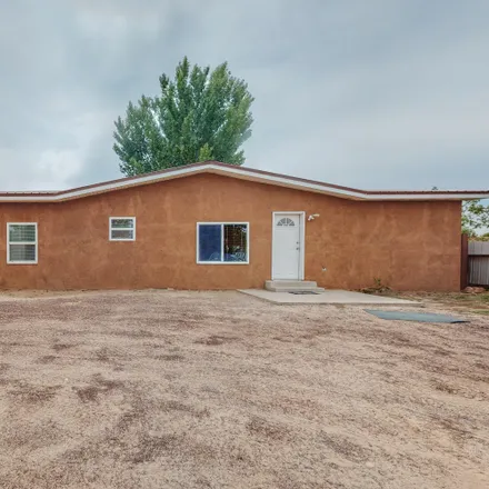 Buy this 3 bed house on 18 Stuart Drive in Los Lunas, NM 87031