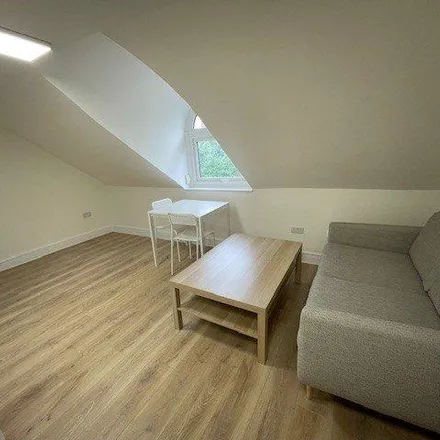 Rent this studio apartment on 163 Iverson Road in London, NW6 2LJ