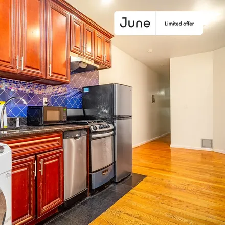 Image 9 - 140 West 109th Street - Room for rent