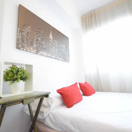 Rent this 3 bed apartment on Carrer de Frígola in 46003 Valencia, Spain