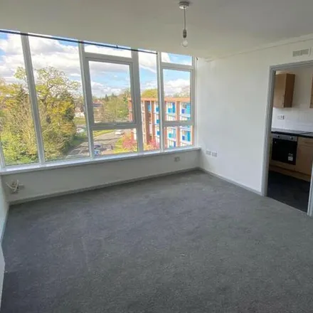 Image 3 - Meynell House, Browns Green, Birmingham, B20 1BE, United Kingdom - Apartment for rent