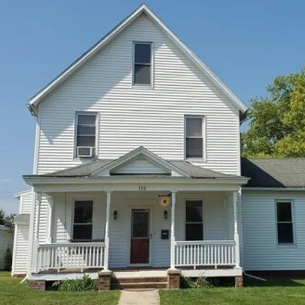 Buy this 5 bed house on 752 North Broadway Street in Lewistown, IL 61542