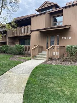 Buy this 2 bed condo on 7958 South Garfield Avenue in Burr Ridge, DuPage County