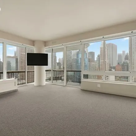 Image 1 - Trump Plaza Apartments, 167 East 61st Street, New York, NY 10021, USA - Apartment for rent