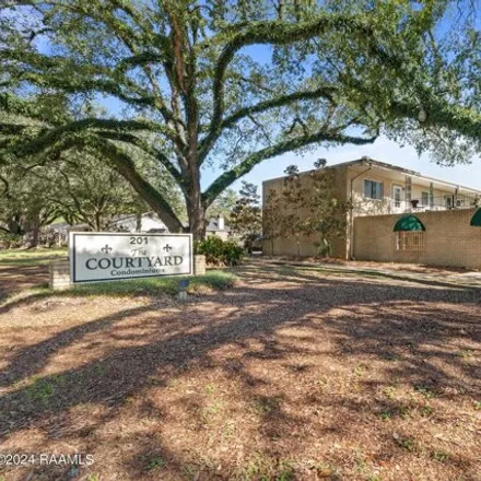 Buy this 1 bed condo on 326 Myrtle Street in Lafayette, LA 70503