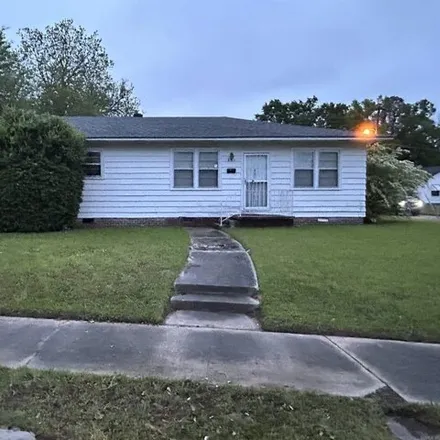 Buy this 3 bed house on 327 Park Place in Pine Bluff, AR 71601