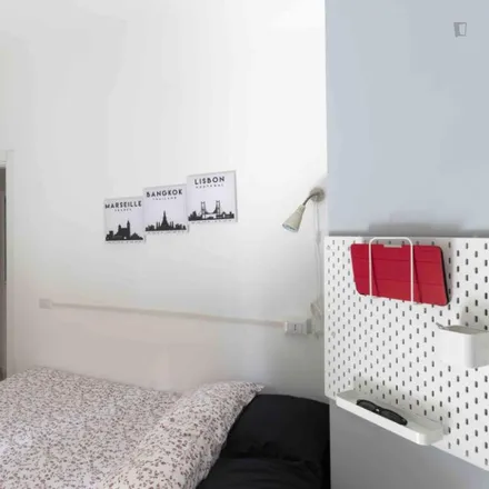 Rent this 5 bed room on Punti di Vista in Via Cadibona, 20137 Milan MI