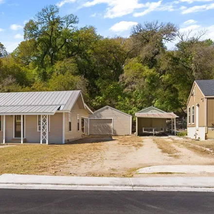 Image 3 - 420 Circle Avenue, Kerrville, TX 78028, USA - House for sale