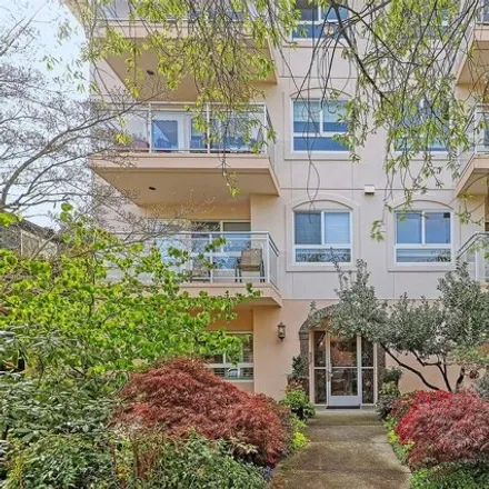 Buy this 3 bed condo on 1527 California Avenue Southwest in Seattle, WA 98116