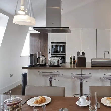 Rent this 3 bed apartment on 4 Montpelier Street in London, SW3 1HY