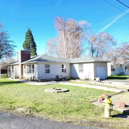 Buy this 2 bed house on 5020 South Etna Street in Klamath County, OR 97603
