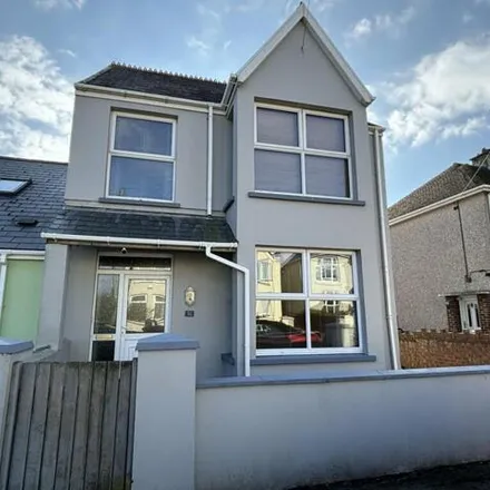 Buy this 3 bed duplex on Wellington Road in Milford Haven, SA73 3DX
