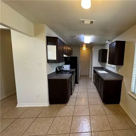 Image 2 - 947 Balcones Drive, College Station, TX 77845, USA - Apartment for rent