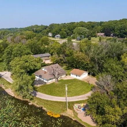 Image 1 - 2799 South Cody Road, Le Claire, IA 52753, USA - House for sale