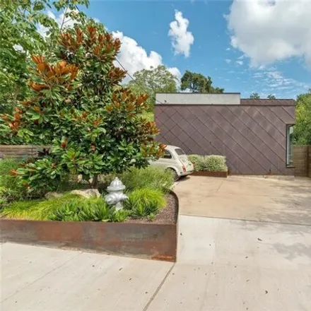 Rent this 3 bed house on 514 West Annie Street in Austin, TX 78704