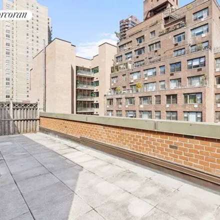 Image 4 - 515 E 85th St Ph A, New York, 10028 - Apartment for sale