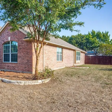 Buy this 3 bed house on 5940 Dustin Trail in Frisco, TX 75034