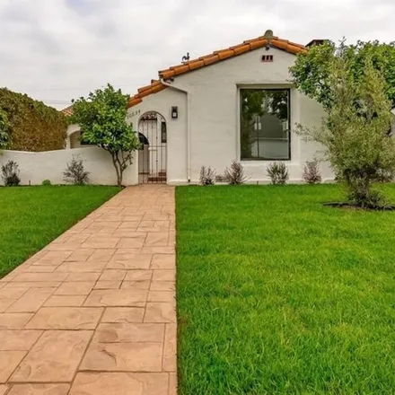 Rent this 4 bed house on 10634 Wellworth Avenue in Los Angeles, CA 90024