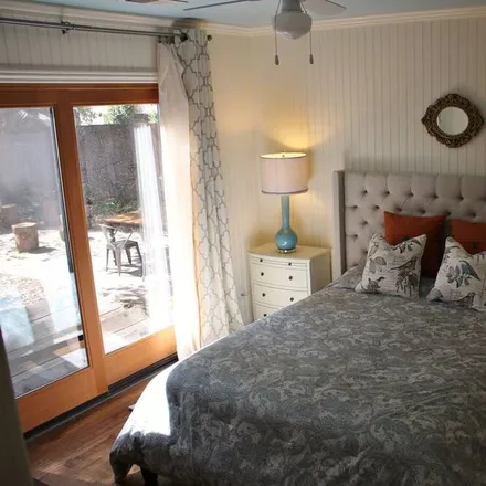 Rent this 2 bed house on Glen Ellen in CA, 95442