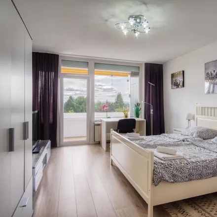 Rent this 3 bed apartment on Kärntner Platz 4 in 30519 Hanover, Germany