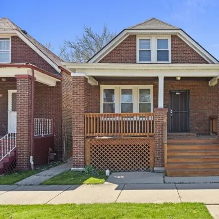 Buy this 5 bed house on 9238 South Greenwood Avenue in Chicago, IL 60619