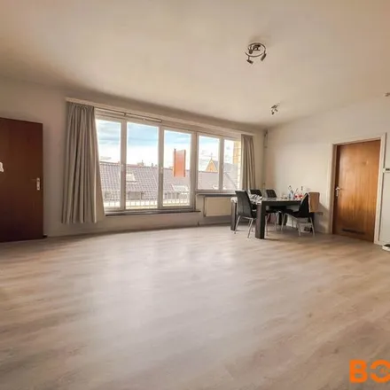 Rent this 3 bed apartment on Brusselsesteenweg 657 in 9050 Gentbrugge, Belgium