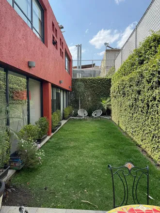 Rent this studio apartment on Calle Fuente De Cantaritos in Colonia San Miguel Tecamachalco, 53950 Naucalpan de Juárez