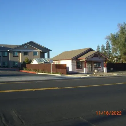 Image 7 - 1352 W F St, Oakdale, California, 95361 - House for sale