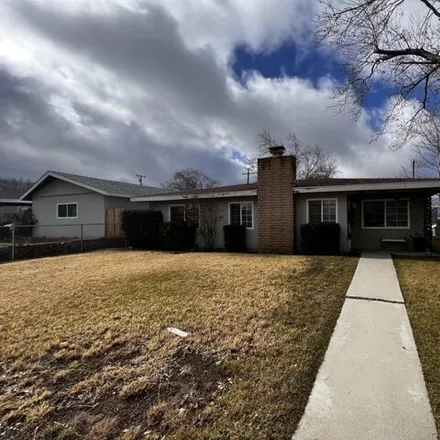 Rent this 3 bed house on 610 Brentwood Drive in Tehachapi, CA 93561