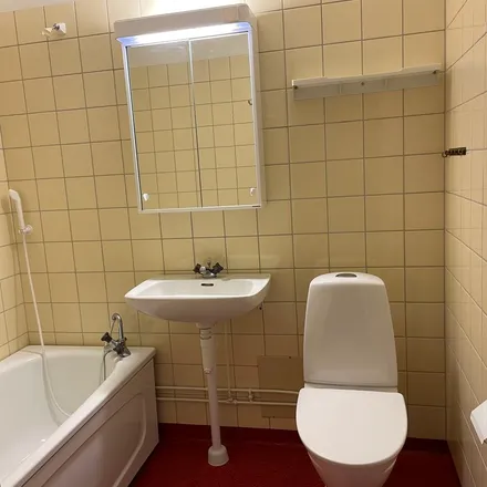 Rent this 2 bed apartment on Övre Husargatan 16 in 413 14 Gothenburg, Sweden