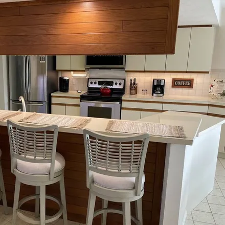 Rent this 3 bed house on Naples
