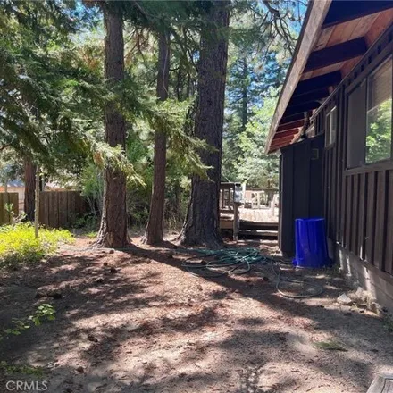 Image 5 - 31071 Wild Oak Drive, Running Springs, CA 92382, USA - House for sale