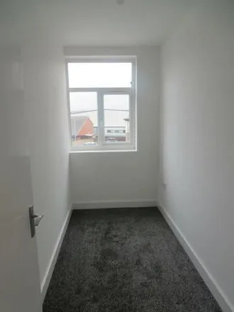 Image 3 - Smithy Bridge, Barke Street, OL15 8QN, United Kingdom - Room for rent