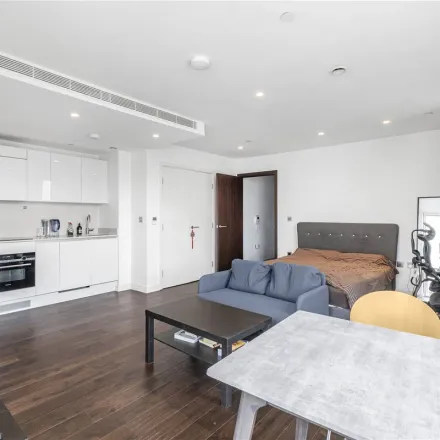 Image 2 - 27-37 Royal Mint Street, London, E1 8LS, United Kingdom - Apartment for rent