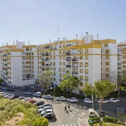 Image 5 - 185 Alcalde Manuel del Valle, Avenida Alcalde Manuel de Valle, 41008 Seville, Spain - Apartment for rent