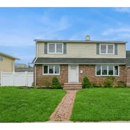 Buy this 5 bed house on 2895 Bellport Avenue in Wantagh, NY 11793