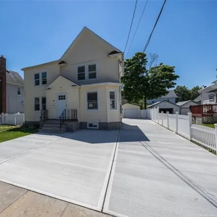 Rent this 2 bed house on 81 Lynbrook Avenue in Village of Lynbrook, NY 11563