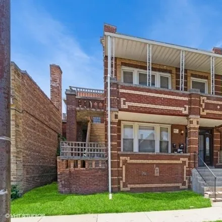 Buy this 8 bed house on 8350 South Marquette Avenue in Chicago, IL 60617