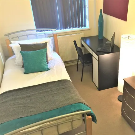 Rent this 1 bed room on 7 Salford Gardens in Nottingham, NG3 1LF