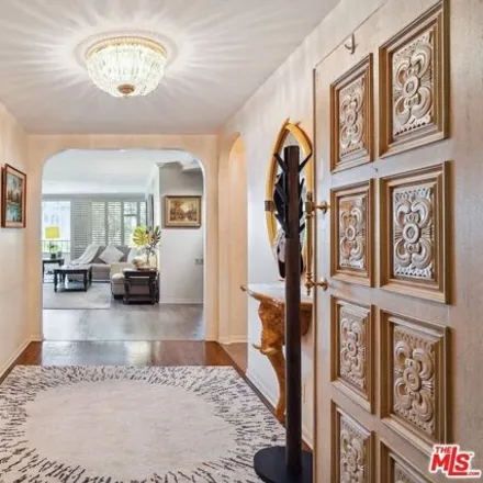 Image 2 - 365 North Palm Drive, Beverly Hills, CA 90210, USA - Condo for sale