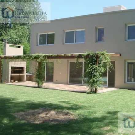 Rent this 3 bed house on Miraflores Country Club in Almirante Brown, Garín Centro