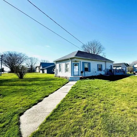 Buy this 2 bed house on 711 West Main Street in Aledo, IL 61231
