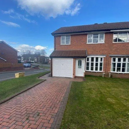 Rent this 3 bed duplex on 5 Bach Mill Drive in Yardley Wood, B28 0XN