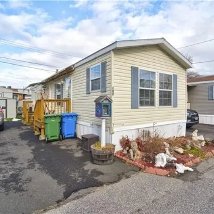Buy this studio apartment on 490 Main Street in East Hartford, CT 06118