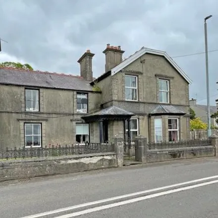 Buy this 7 bed house on Lôn Caernarfon in Pen-y-groes, LL54 6PS