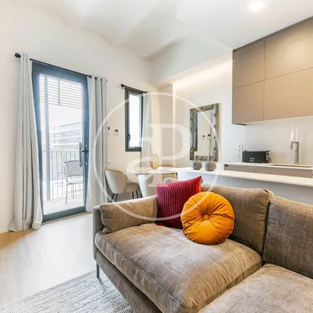 Rent this 2 bed apartment on Bar Restaurant SAVIGOVI in Carrer de Badajoz, 23