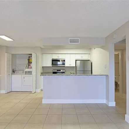 Image 4 - 5399 Summerlin Road, Fort Myers, FL 33919, USA - Condo for rent