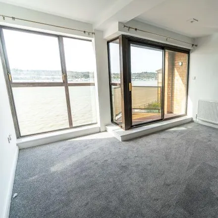 Image 3 - Esplanade, Borstal, ME1 1QA, United Kingdom - Apartment for rent